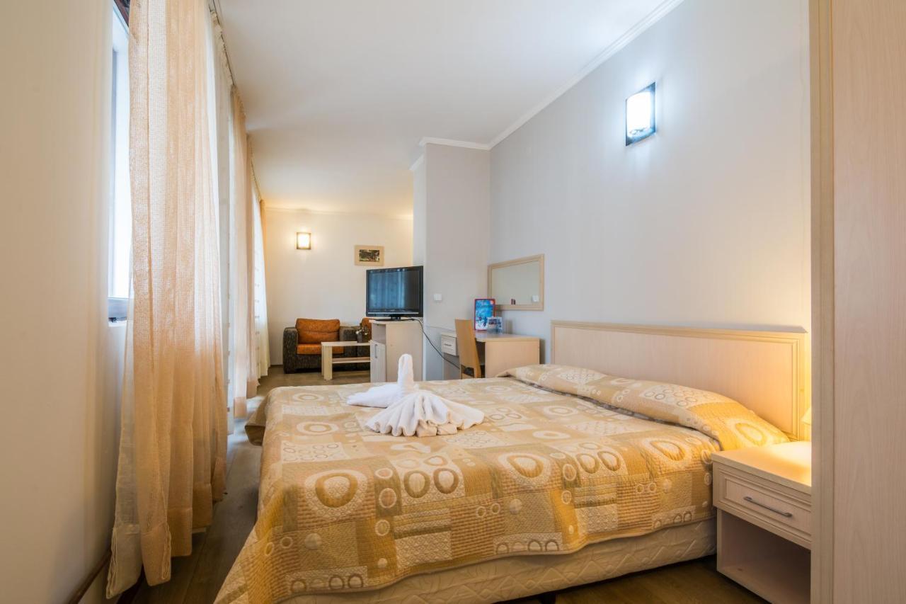 Apart Hotel Stenata ปอมโปโรโว ภายนอก รูปภาพ