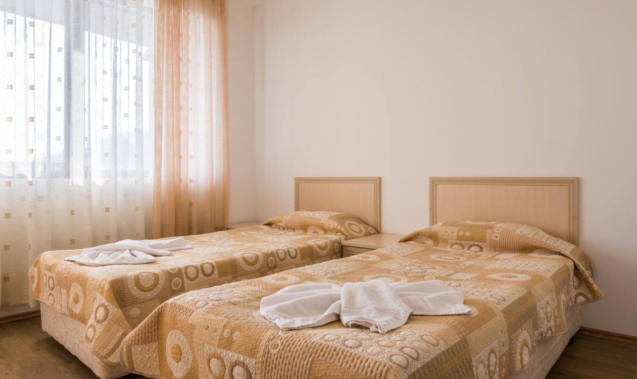 Apart Hotel Stenata ปอมโปโรโว ภายนอก รูปภาพ